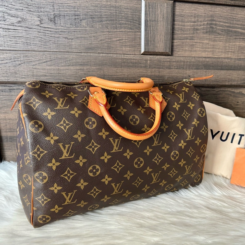 Louis Vuitton Speedy 35
